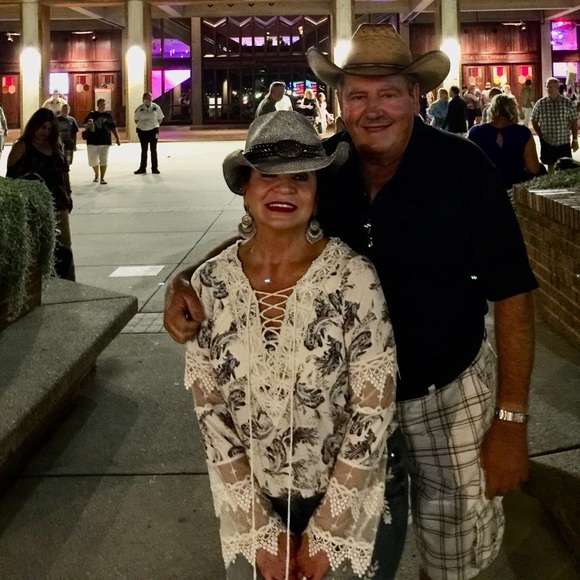 Meet your Posher, Deborah - Picture 3 of 16